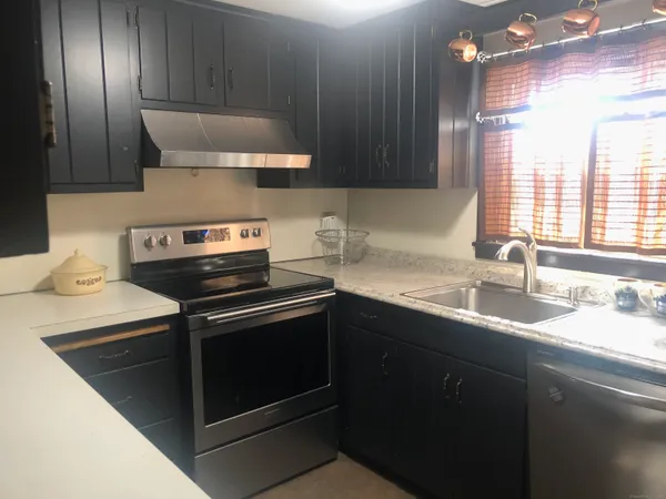 $1,800 | 57 Vine Street, New Britain, CT 06052