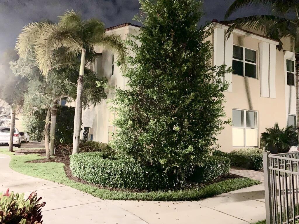 1458 Northwest 48th Lane Boca Raton, FL 33431 - Photo 5 of 48 20220429054545451568000000-o