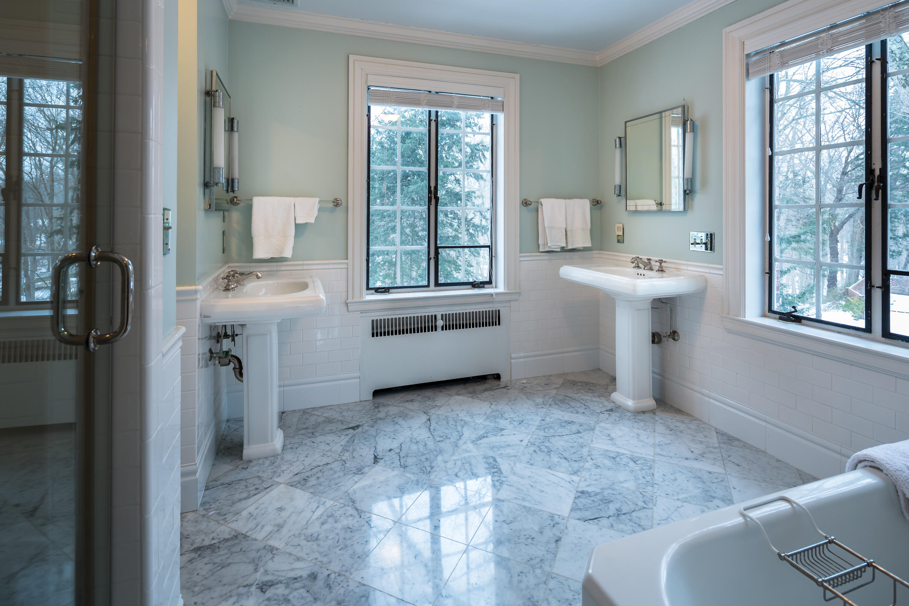 360 Greenley Road New Canaan, CT 06840 - Photo 15 of 22 a bathroom with a sink toilet and shower