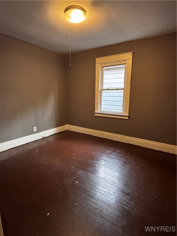 2219 Cudaback Avenue, Unit 2 Niagara Falls, NY 14303 - Photo 6 of 7