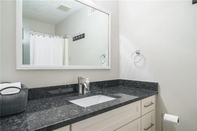 $2,900 | 942 Cadencia Way Southwest, Lilburn, GA 30047