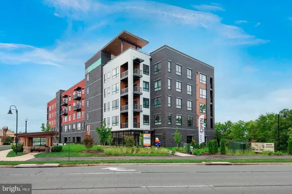 $3,300 | 44691 Wellfleet Drive, Unit 204, Ashburn, VA 20147