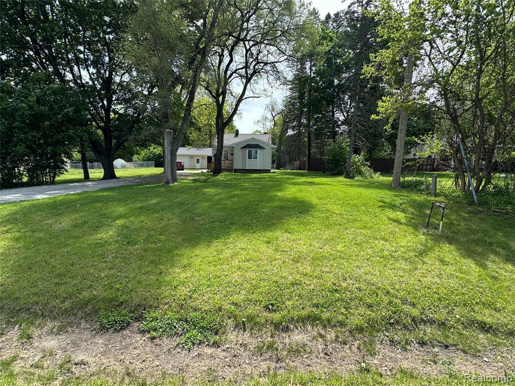 6161 East River Road Flushing, MI 48433 - Photo 8 of 63
