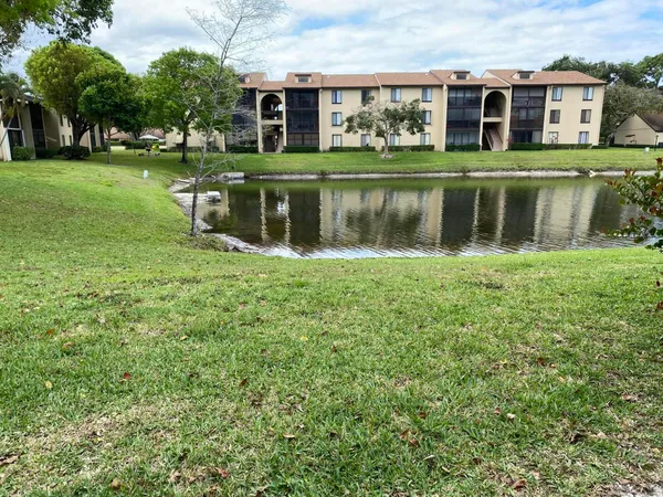 $2,300 | 604 Sea Pine Way, Unit A, Greenacres, FL 33415