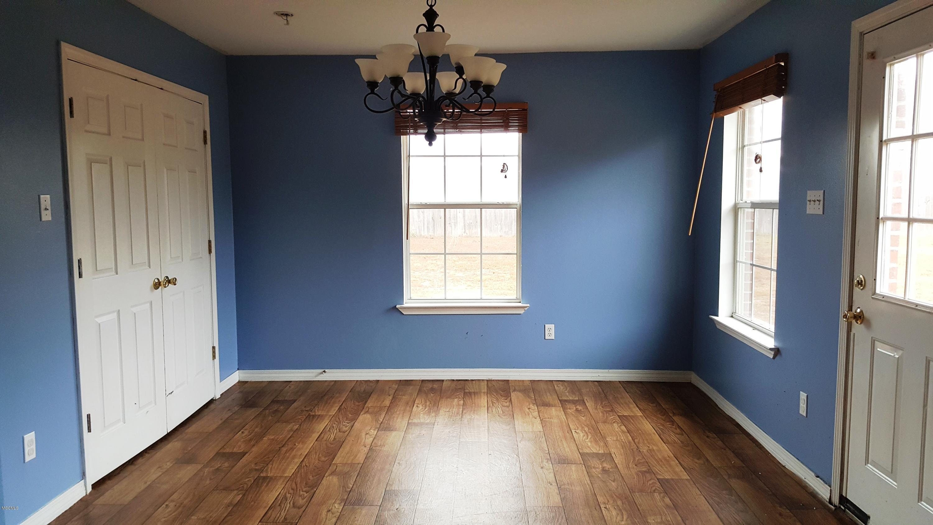 41 East Zion Road, Unit 1 Wiggins, MS 39577 - Photo 14 of 17 dining rm