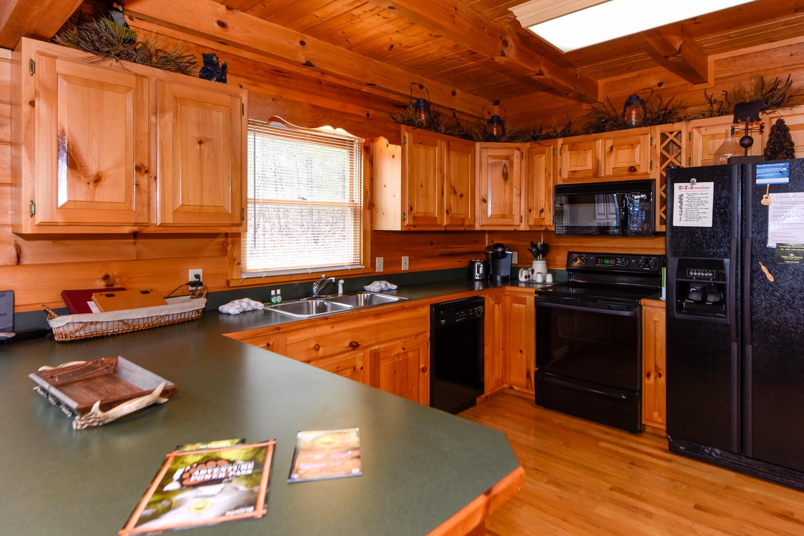 2305 Bluff Mountain Road Sevierville, TN 37876 - Photo 5 of 40 Gallery Image 5