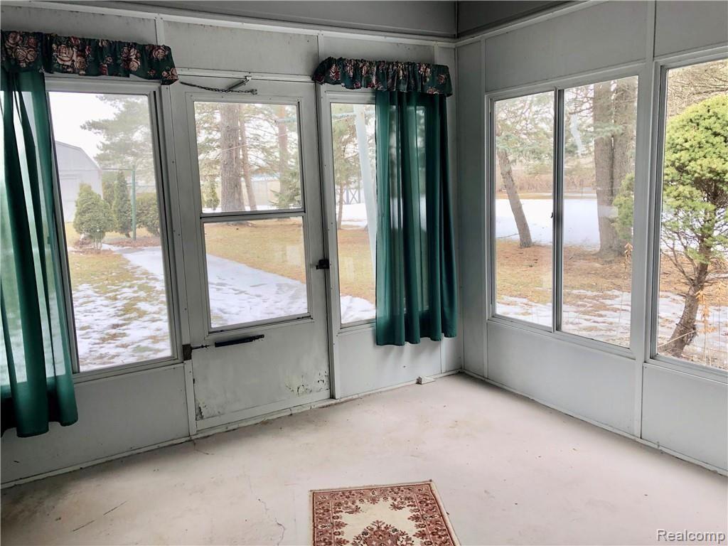2043 Covert Road Burton, MI 48509 - Photo 23 of 32 fullsizeoutput_11729.jpeg