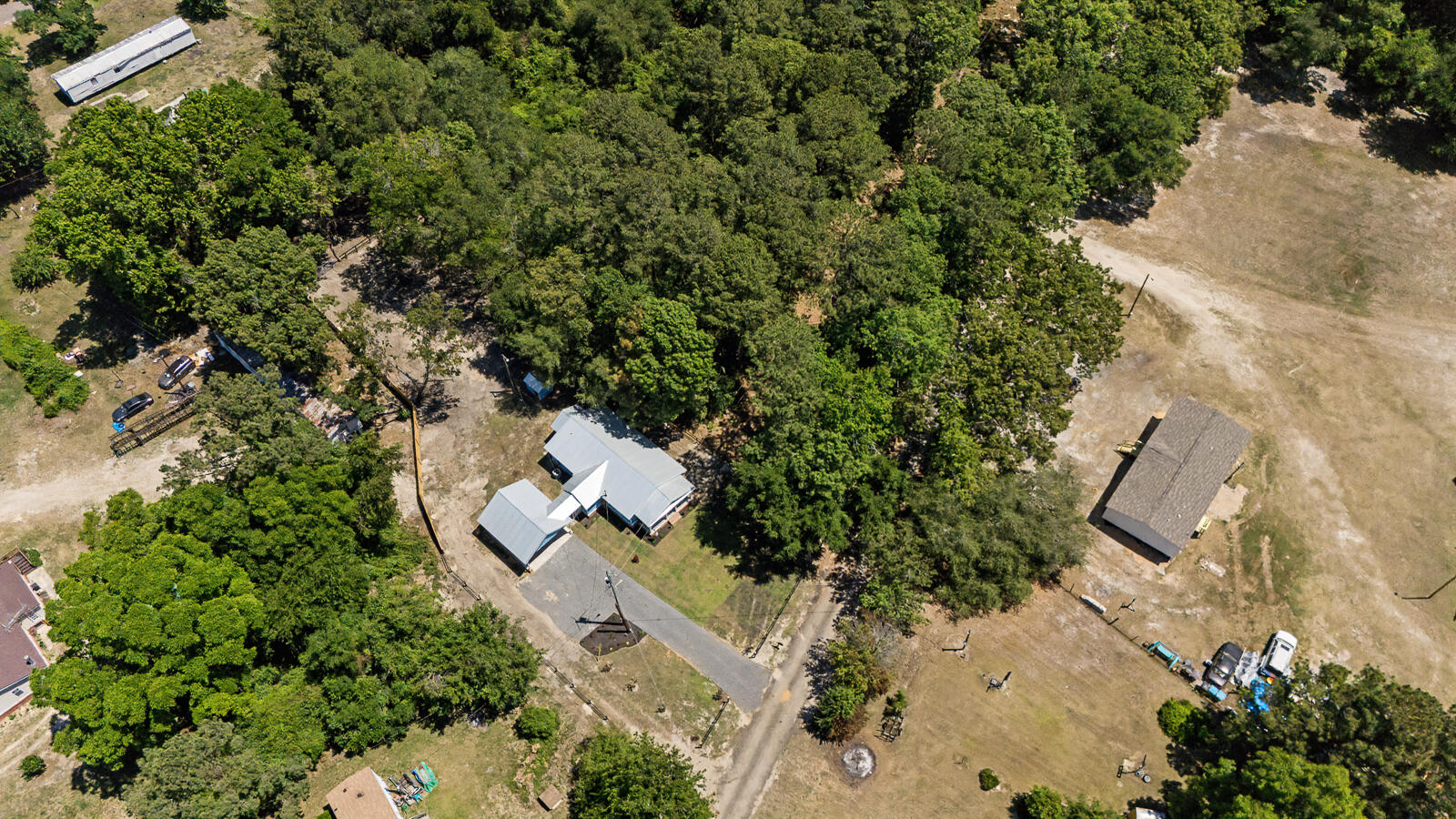 192 Bounty Road Eutawville, SC 29048 - Photo 7 of 37 192 Bounty Rd 6 of 35