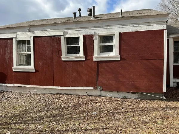 $72,500 | 720 Mac Arthur Avenue, Wake Village, TX 75501