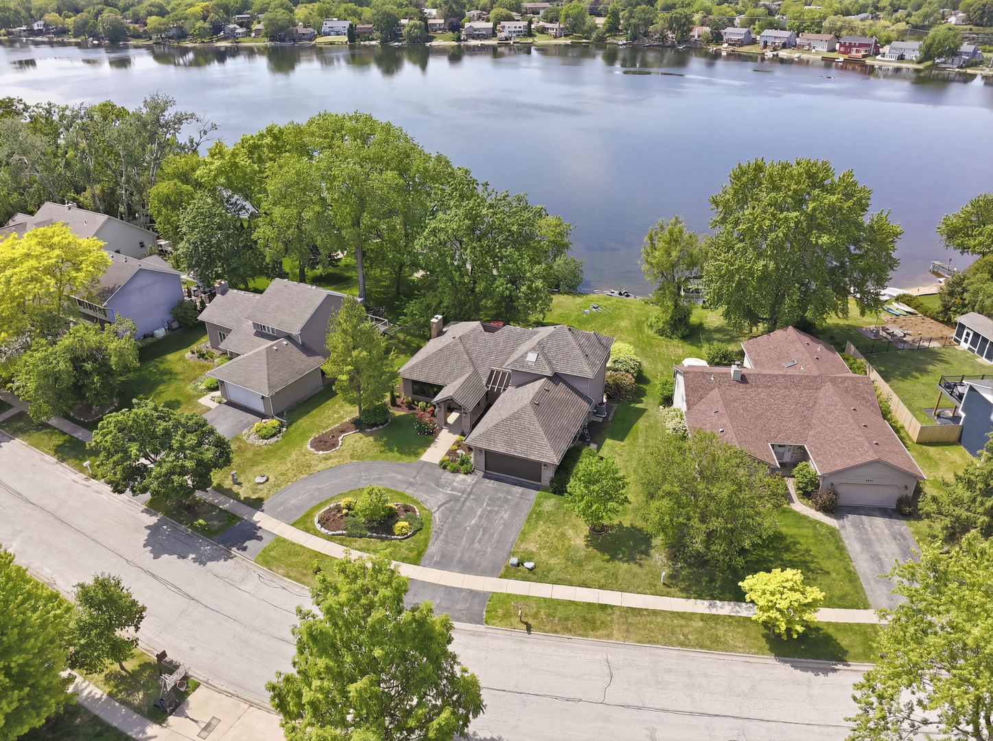 534 Whispering Pines Road Lindenhurst, IL 60046 - Photo 12 of 50