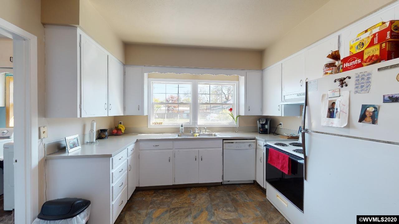 3250 Brown Road Northeast Salem, OR 97305 - Photo 8 of 22 Gallery Image 8