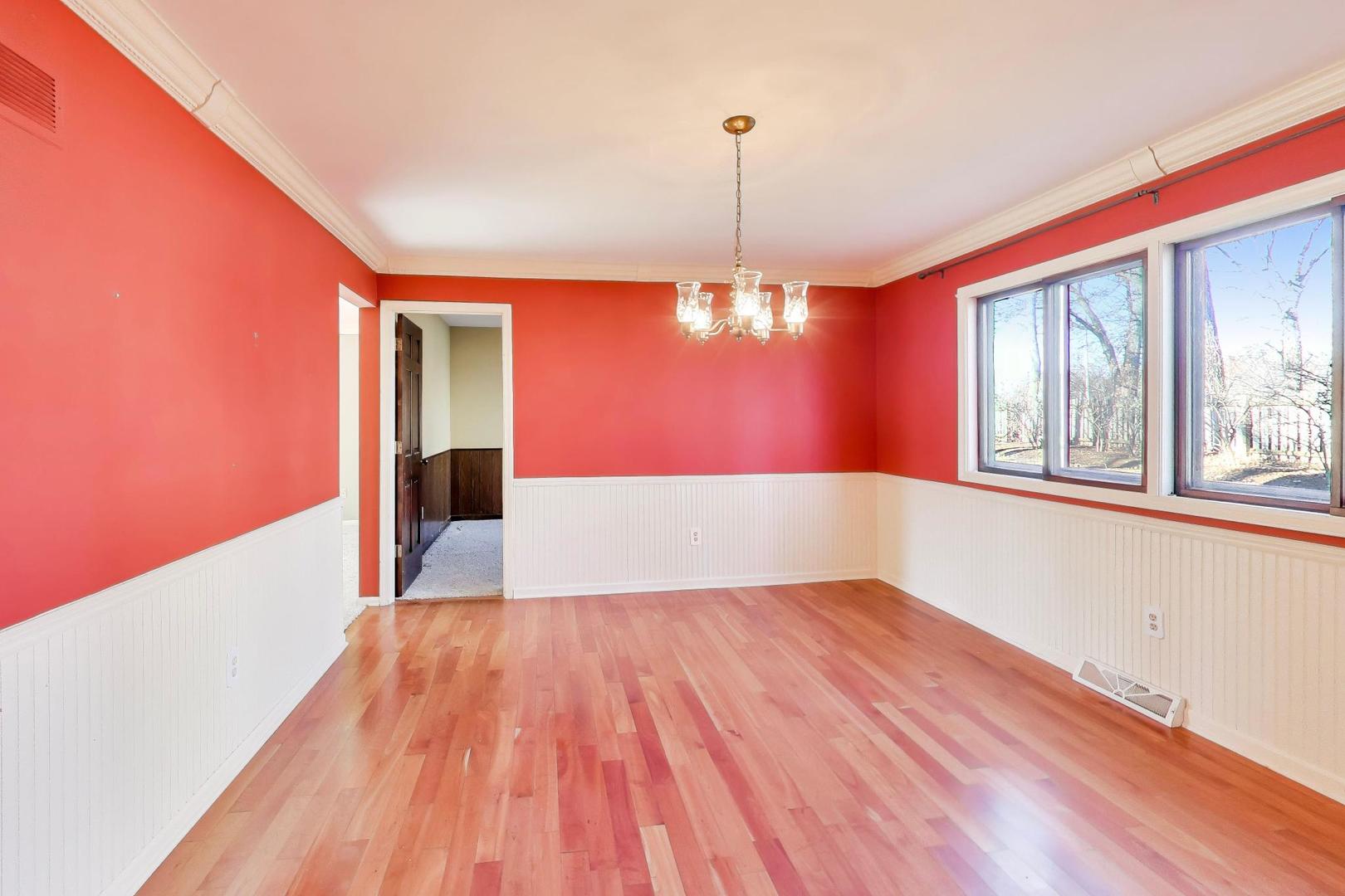 26W548 Prairie Avenue Winfield, IL 60190 - Photo 13 of 45