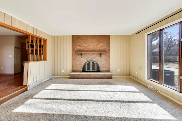 a view of entryway with a front door