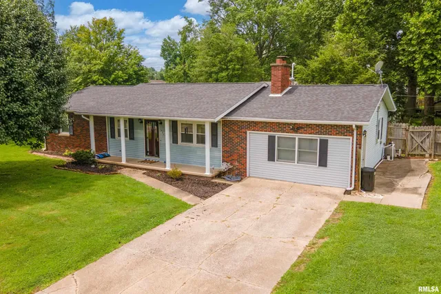 $169,000 | 621 South 4th Street, Herrin, IL 62948