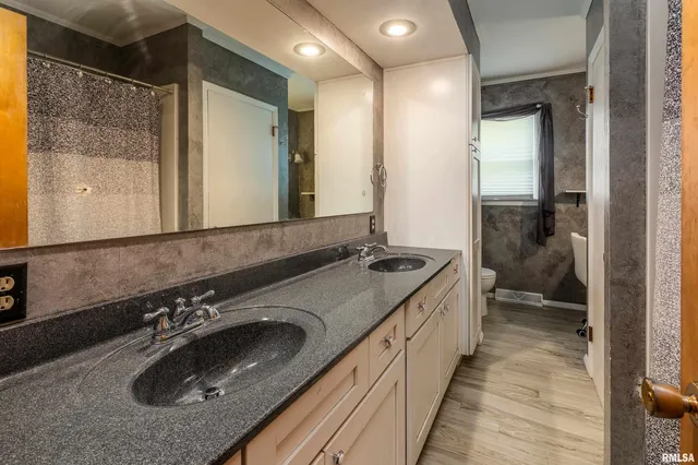 $169,000 | 621 South 4th Street, Herrin, IL 62948