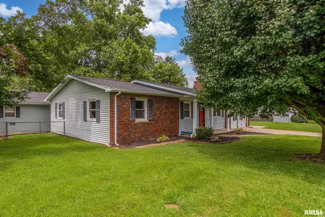 $169,000 | 621 South 4th Street, Herrin, IL 62948