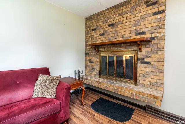 $169,000 | 621 South 4th Street, Herrin, IL 62948