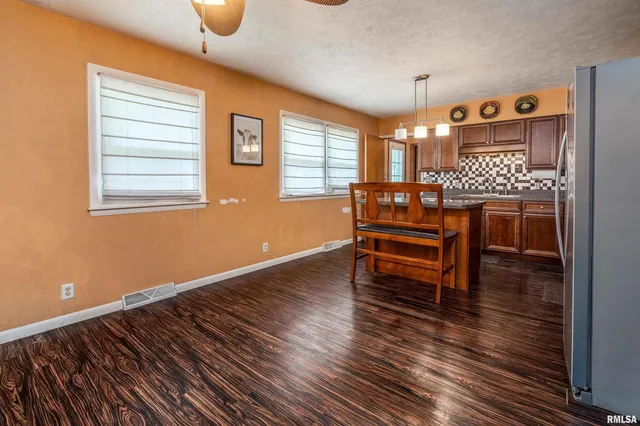 $169,000 | 621 South 4th Street, Herrin, IL 62948