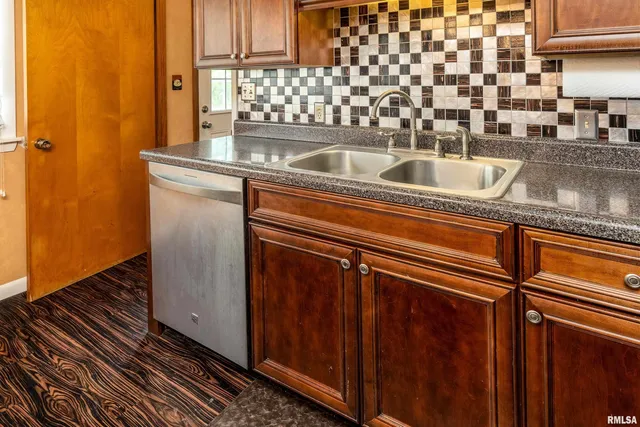 $169,000 | 621 South 4th Street, Herrin, IL 62948