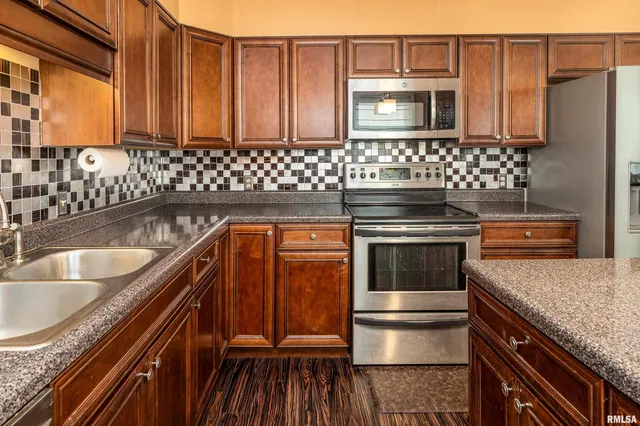 $169,000 | 621 South 4th Street, Herrin, IL 62948