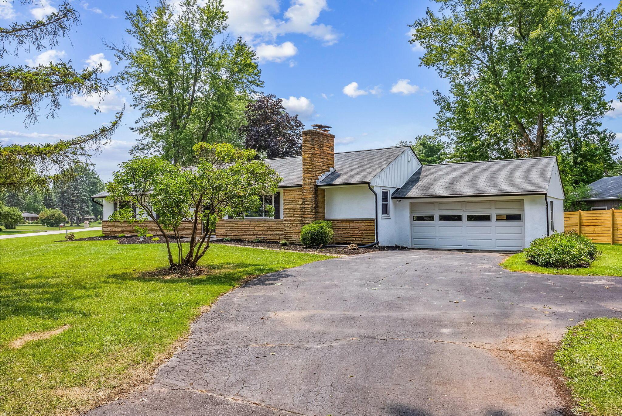 5115 Henderson Heights Road Columbus, OH 43220 - Photo 2 of 54 1-web-or-mls-5115-henderson-heights-rd