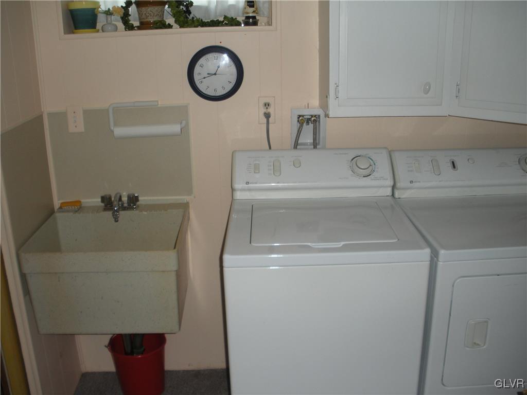 1831 Cloverdale Road Bethlehem, PA 18018 - Photo 13 of 15 Gallery Image 13