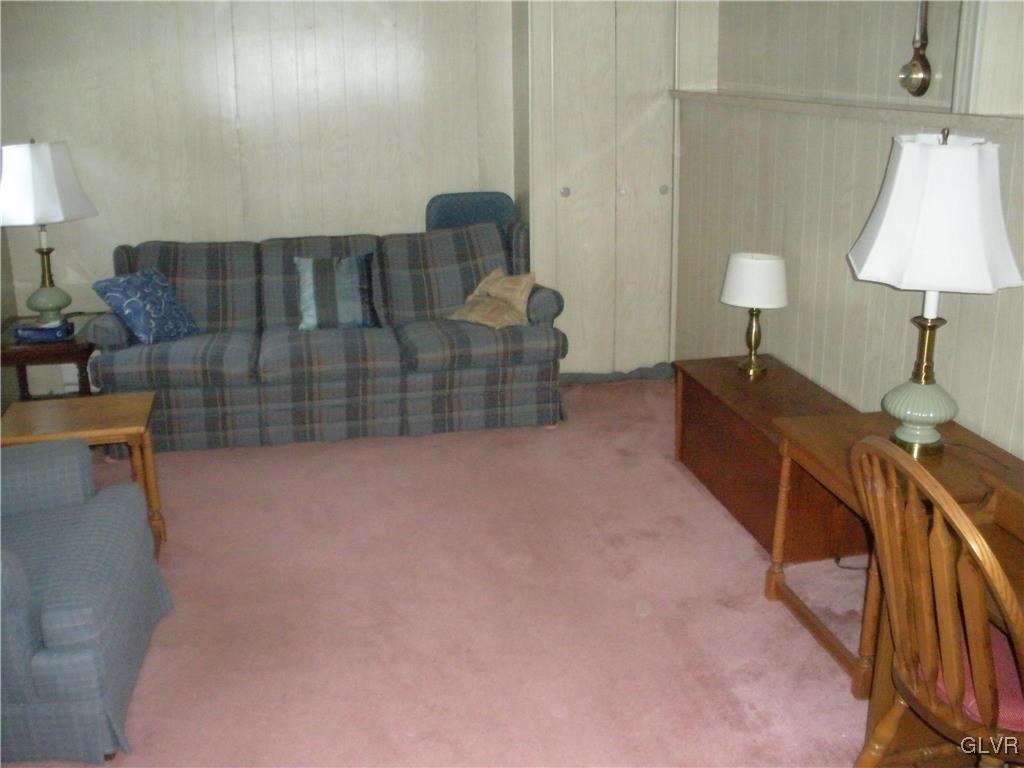 1831 Cloverdale Road Bethlehem, PA 18018 - Photo 14 of 15 Gallery Image 14