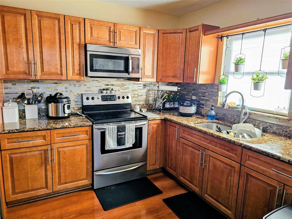 1206 Windy Ridge Drive Brandon, FL 33510 - Photo 3 of 13