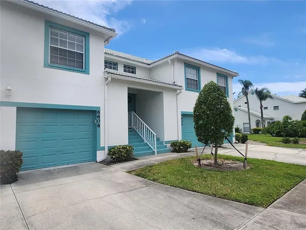 $2,200 | 6606 Pineview Terrace, Unit 201, Bradenton, FL 34203
