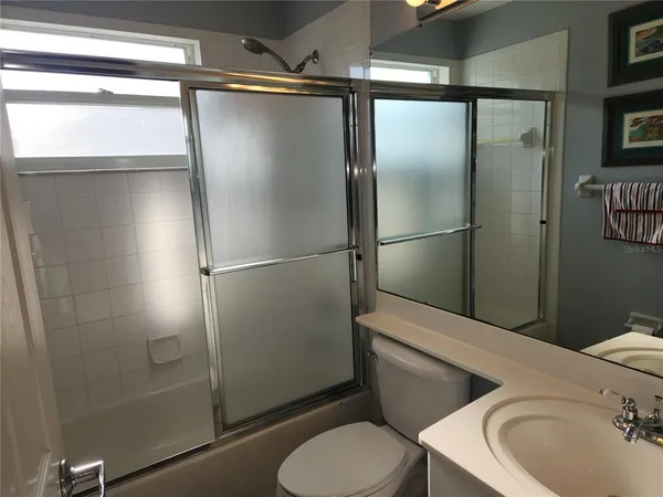 $2,200 | 6606 Pineview Terrace, Unit 201, Bradenton, FL 34203