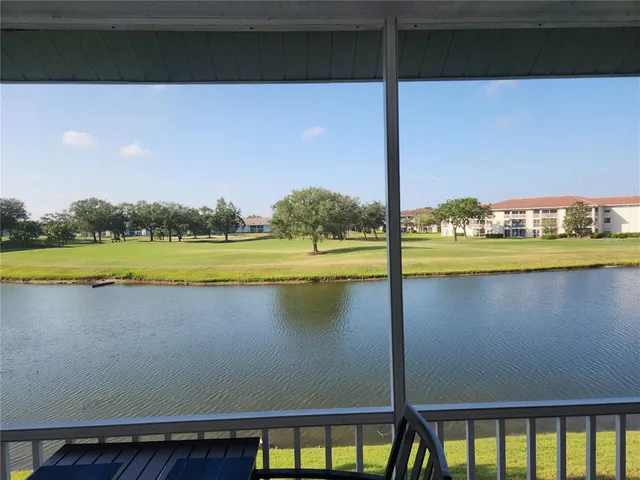 $2,200 | 6606 Pineview Terrace, Unit 201, Bradenton, FL 34203