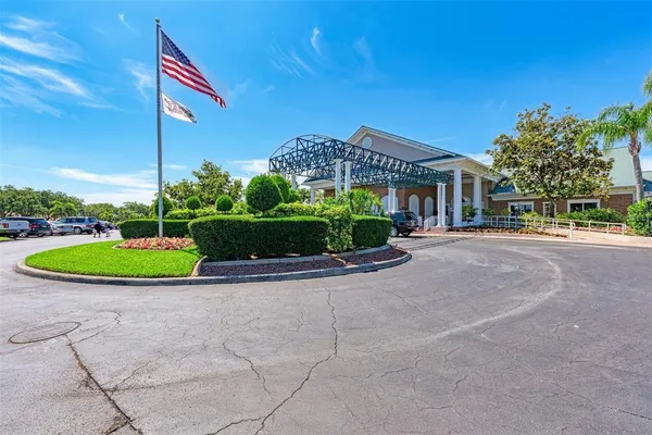 $2,200 | 6606 Pineview Terrace, Unit 201, Bradenton, FL 34203