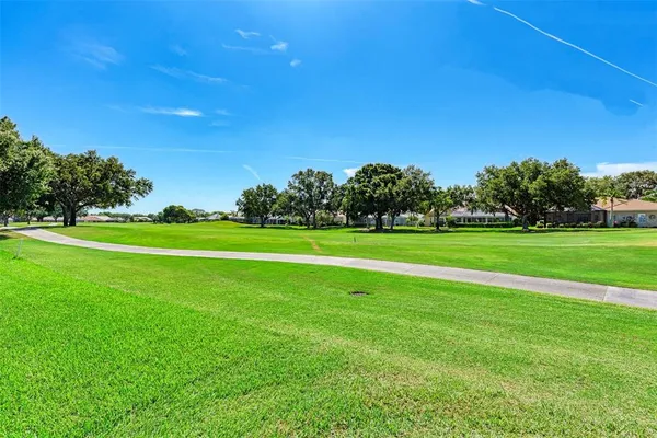 $2,200 | 6606 Pineview Terrace, Unit 201, Bradenton, FL 34203