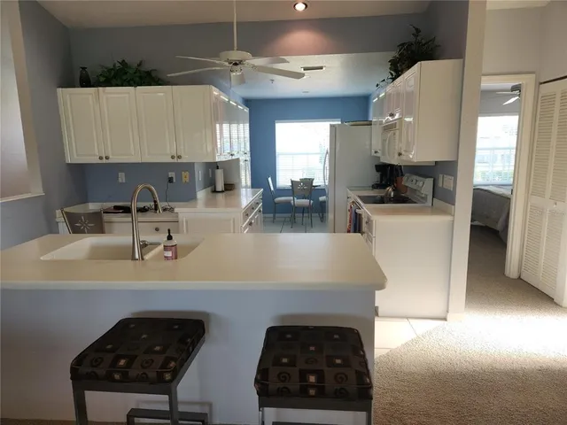 $2,200 | 6606 Pineview Terrace, Unit 201, Bradenton, FL 34203