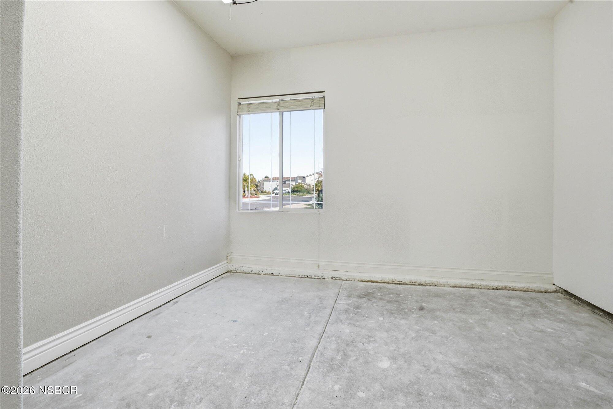 280 Rinconcito Lompoc, CA 93436 - Photo 19 of 52 an empty room with cabinet
