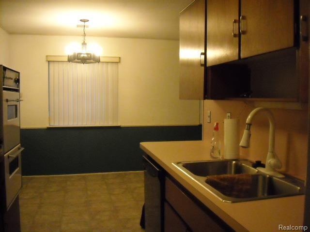 23220 Tuck Road Farmington, MI 48336 - Photo 3 of 8 KITCHEN