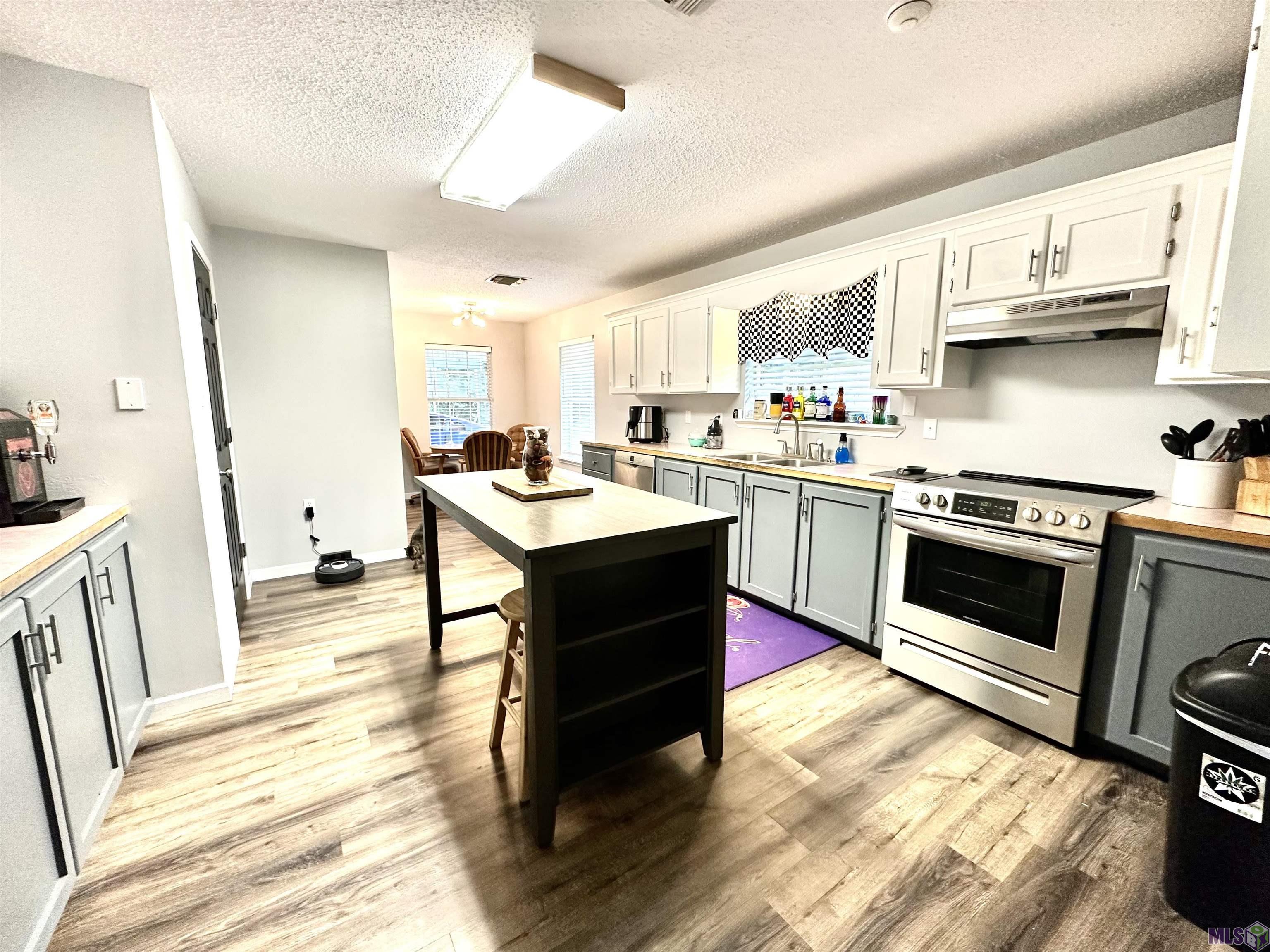 160 Rodriguez Drive Raceland, LA 70394 - Photo 3 of 6