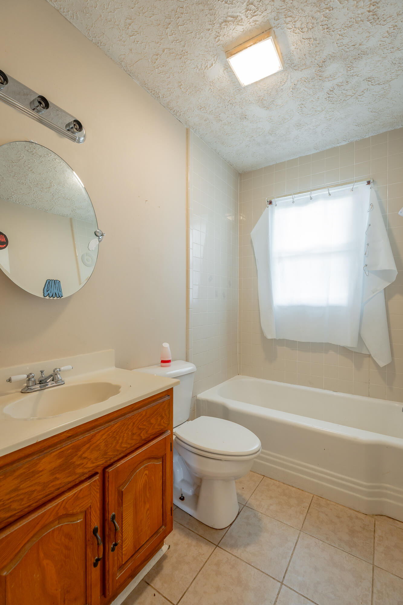 3964 Wolf Creek Road Spring City, TN 37381 - Photo 11 of 18 Full hall bath