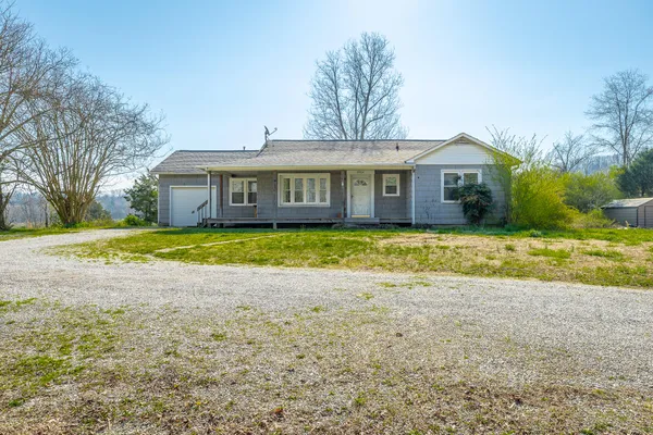 $198,500 | 3964 Wolf Creek Road, Spring City, TN 37381