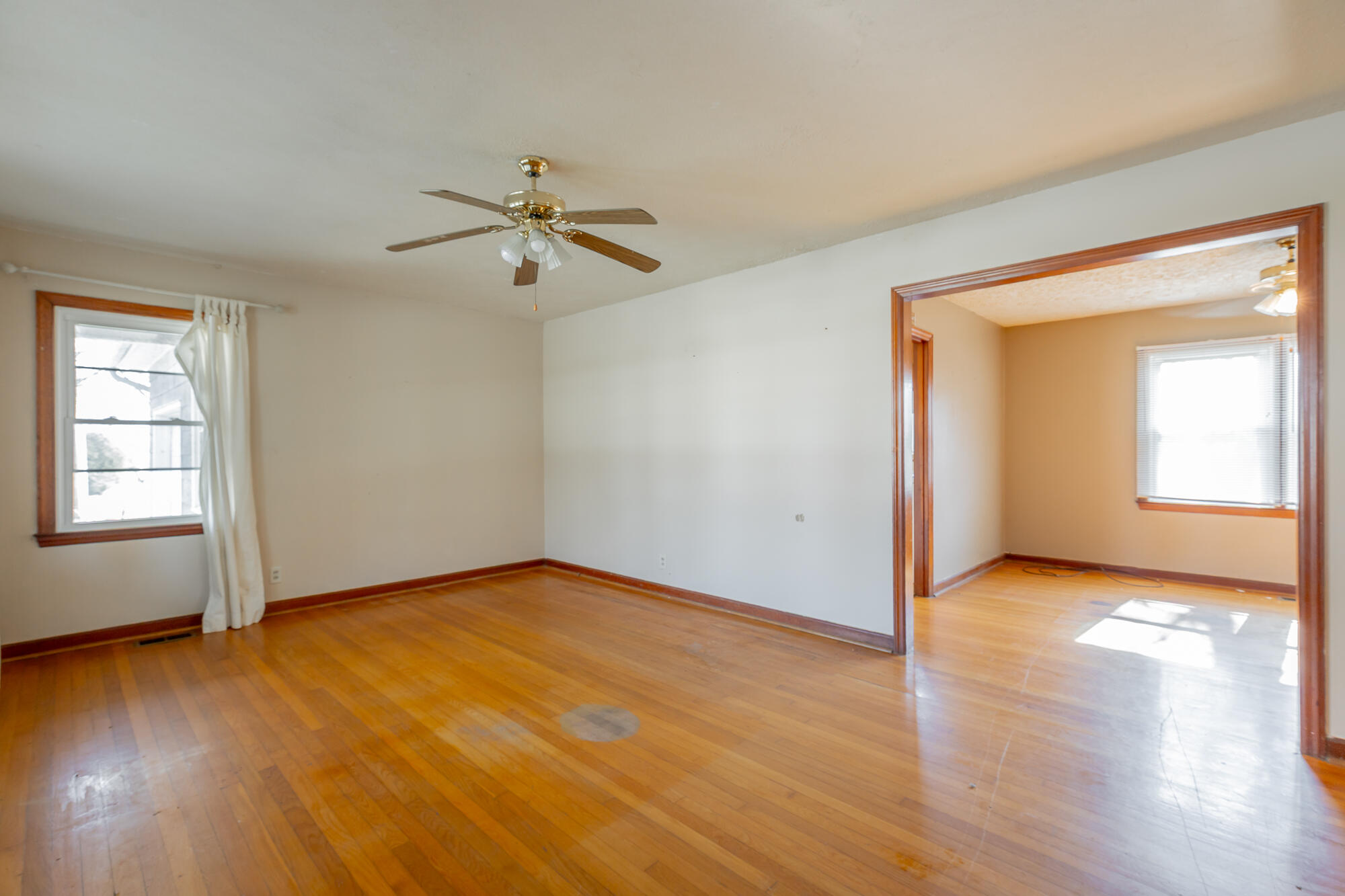 3964 Wolf Creek Road Spring City, TN 37381 - Photo 4 of 18 Living room opens to dining
