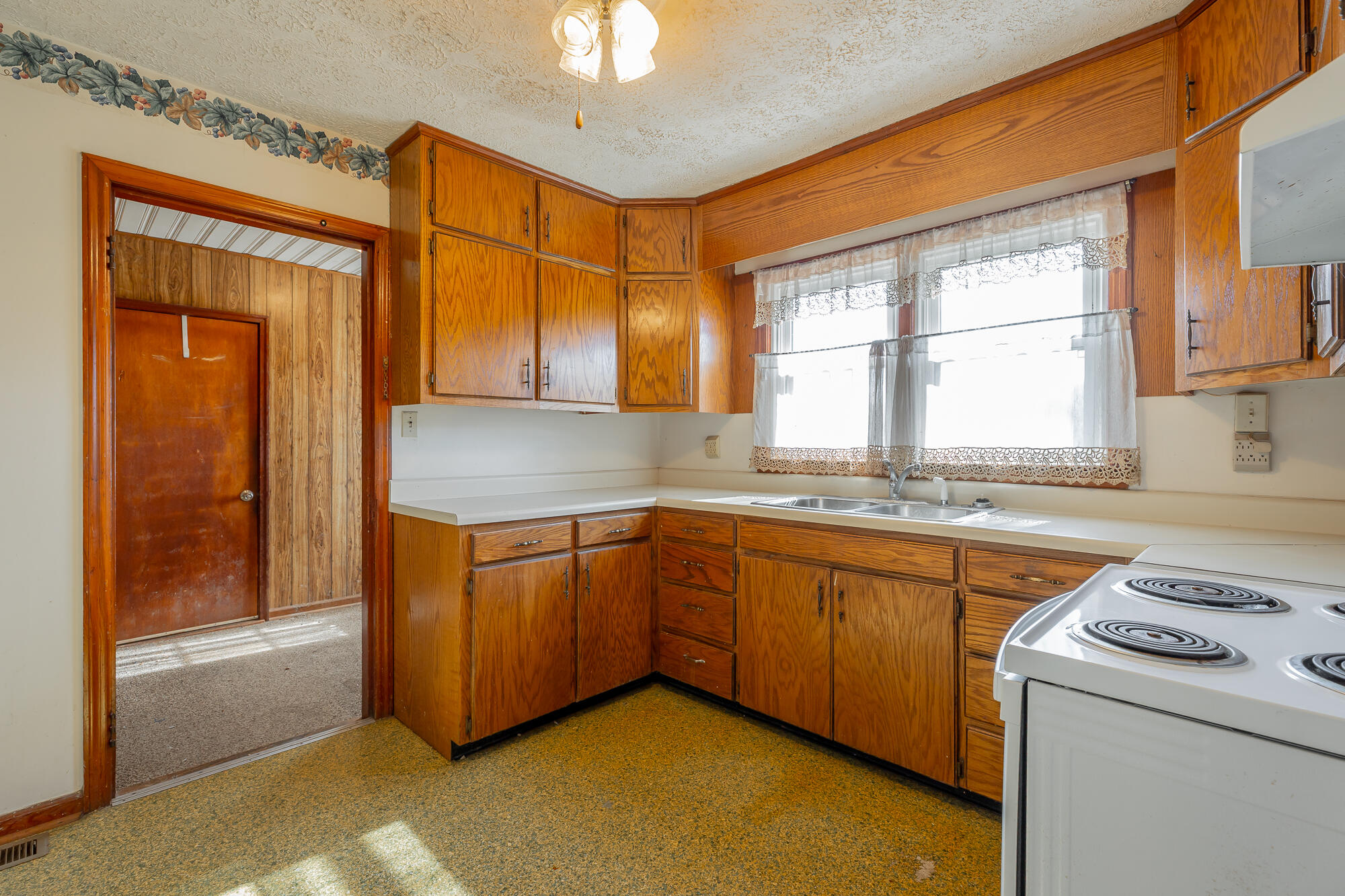 3964 Wolf Creek Road Spring City, TN 37381 - Photo 7 of 18 Kitchen
