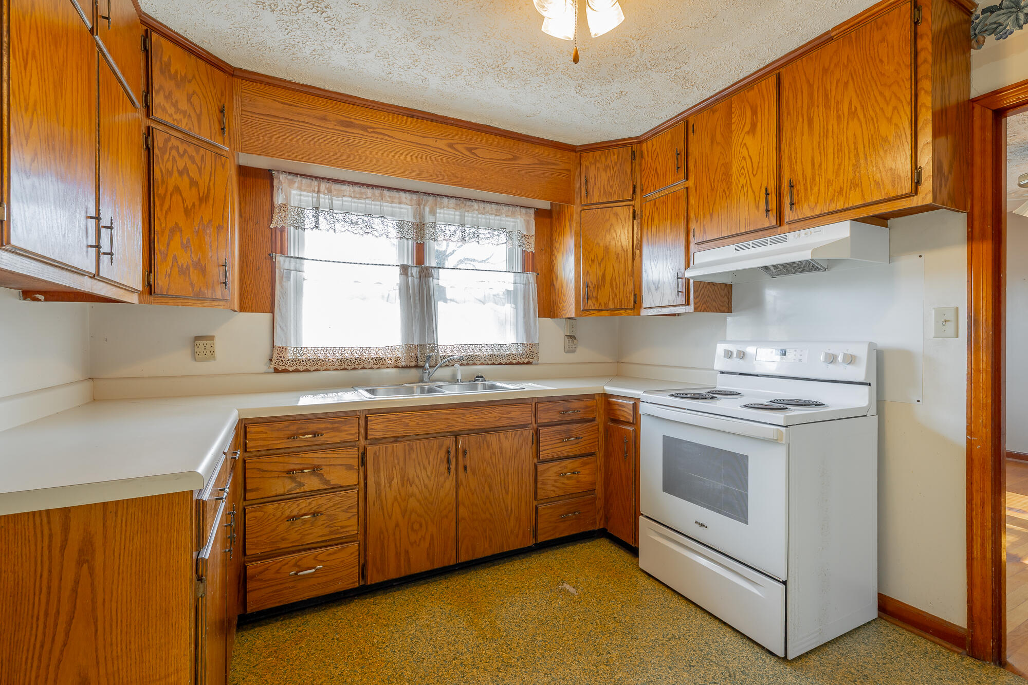 3964 Wolf Creek Road Spring City, TN 37381 - Photo 8 of 18 Kitchen