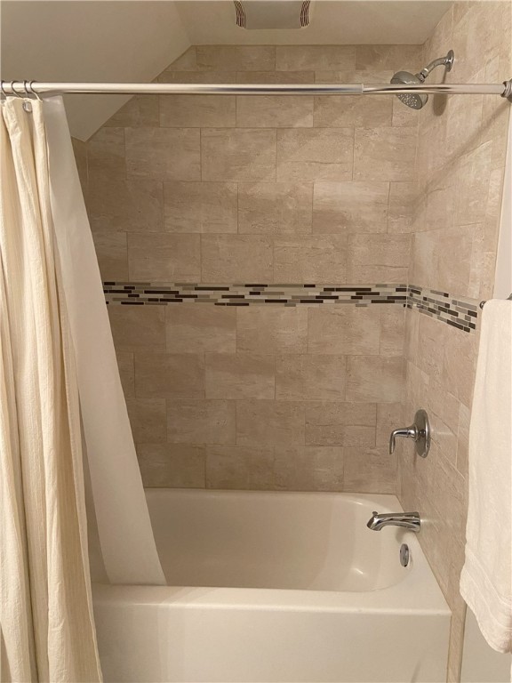 101 North Foxglove Road Westminster, SC 29693 - Photo 19 of 49 Main floor bathroom