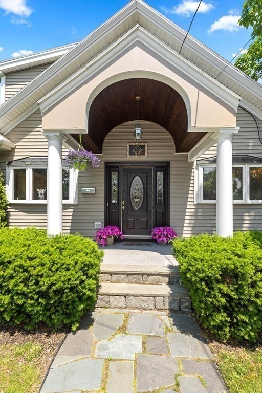 8 Freeman Road Salem, MA 01970 - Photo 4 of 36 Gallery Image 4