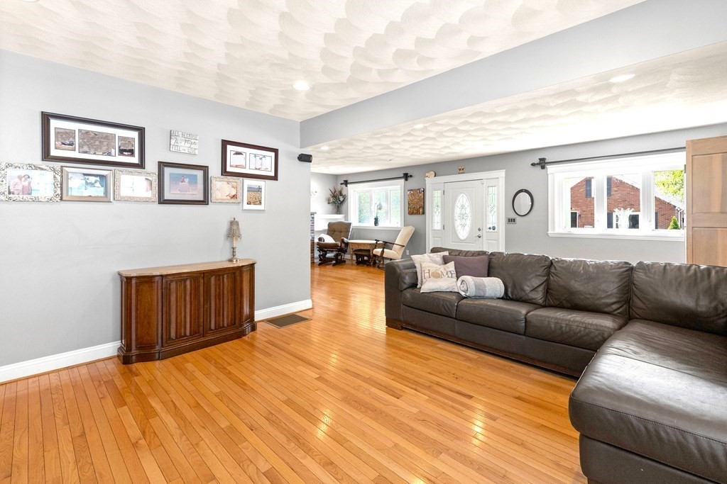 8 Freeman Road Salem, MA 01970 - Photo 7 of 36 Gallery Image 7