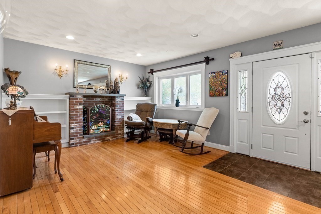 8 Freeman Road Salem, MA 01970 - Photo 10 of 36 Gallery Image 10