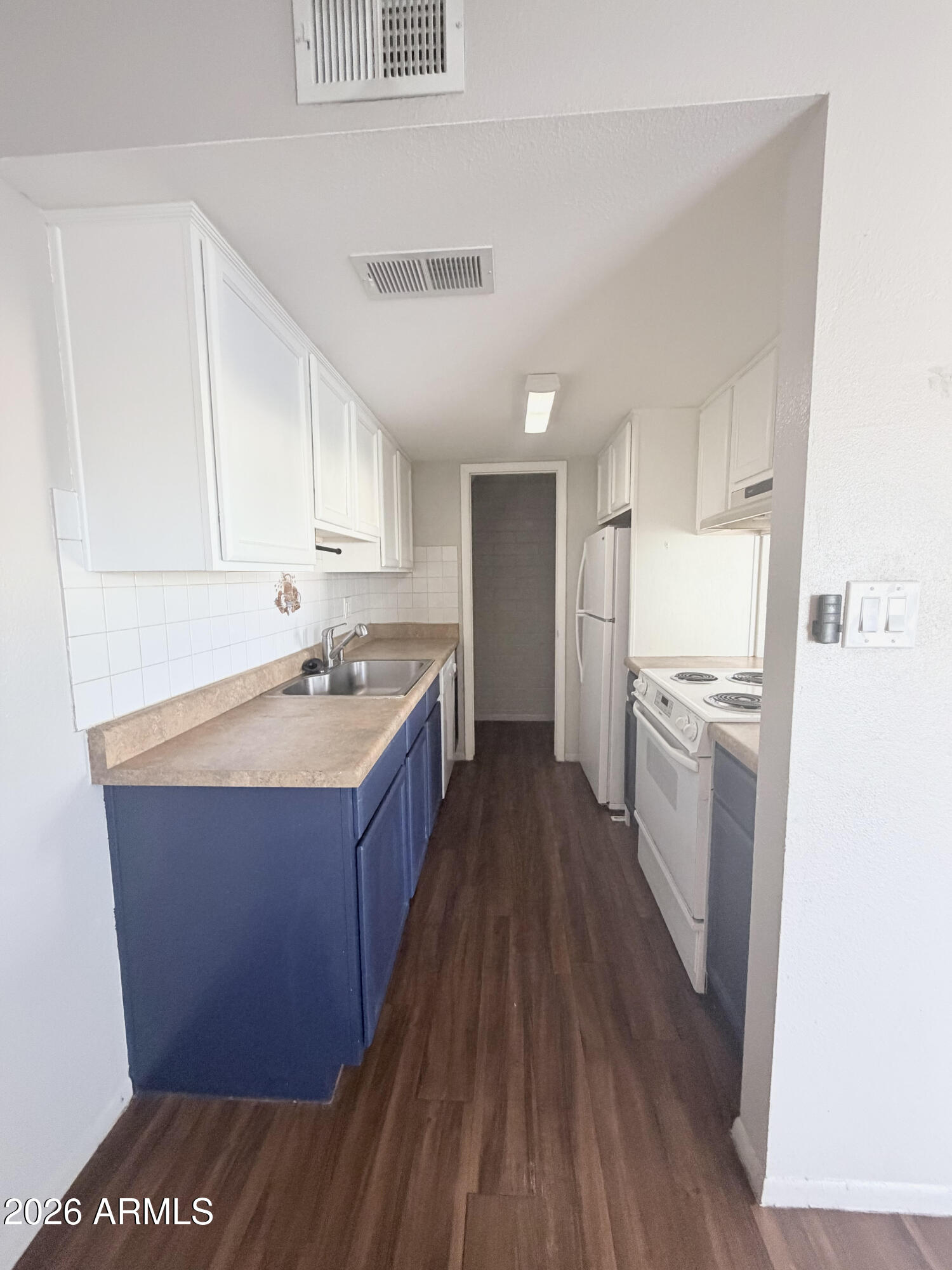 5433 West Friess Road Glendale, AZ 85306 - Photo 7 of 22 r11