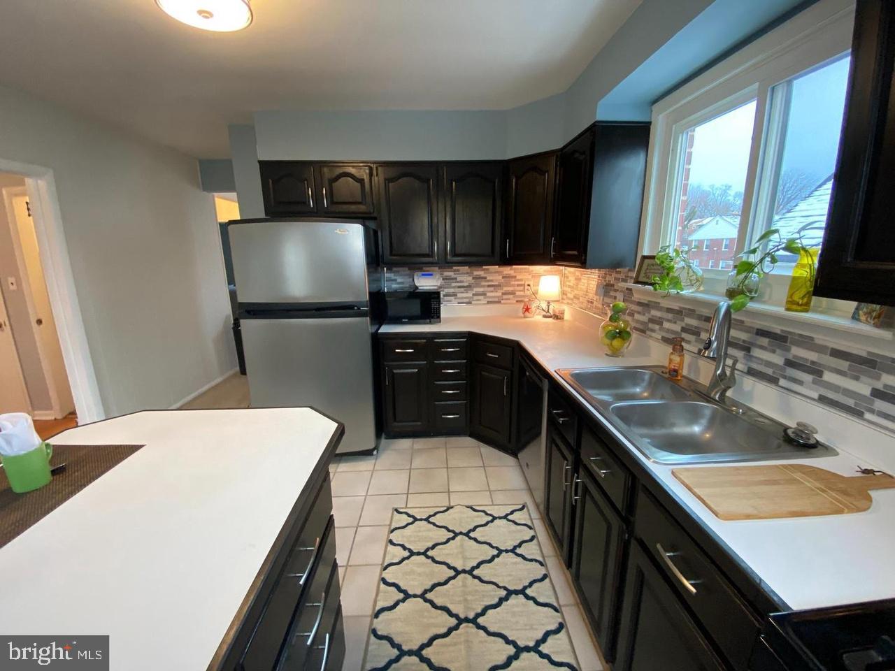3807 Cedarhurst Road Baltimore, MD 21206 - Photo 5 of 8