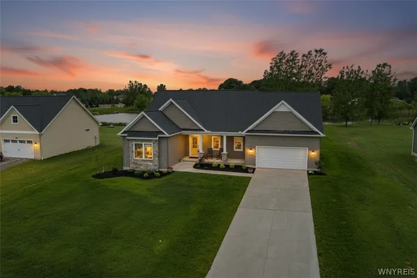 $699,900 | 7293 Woodhaven Drive, Lockport Town, NY 14094