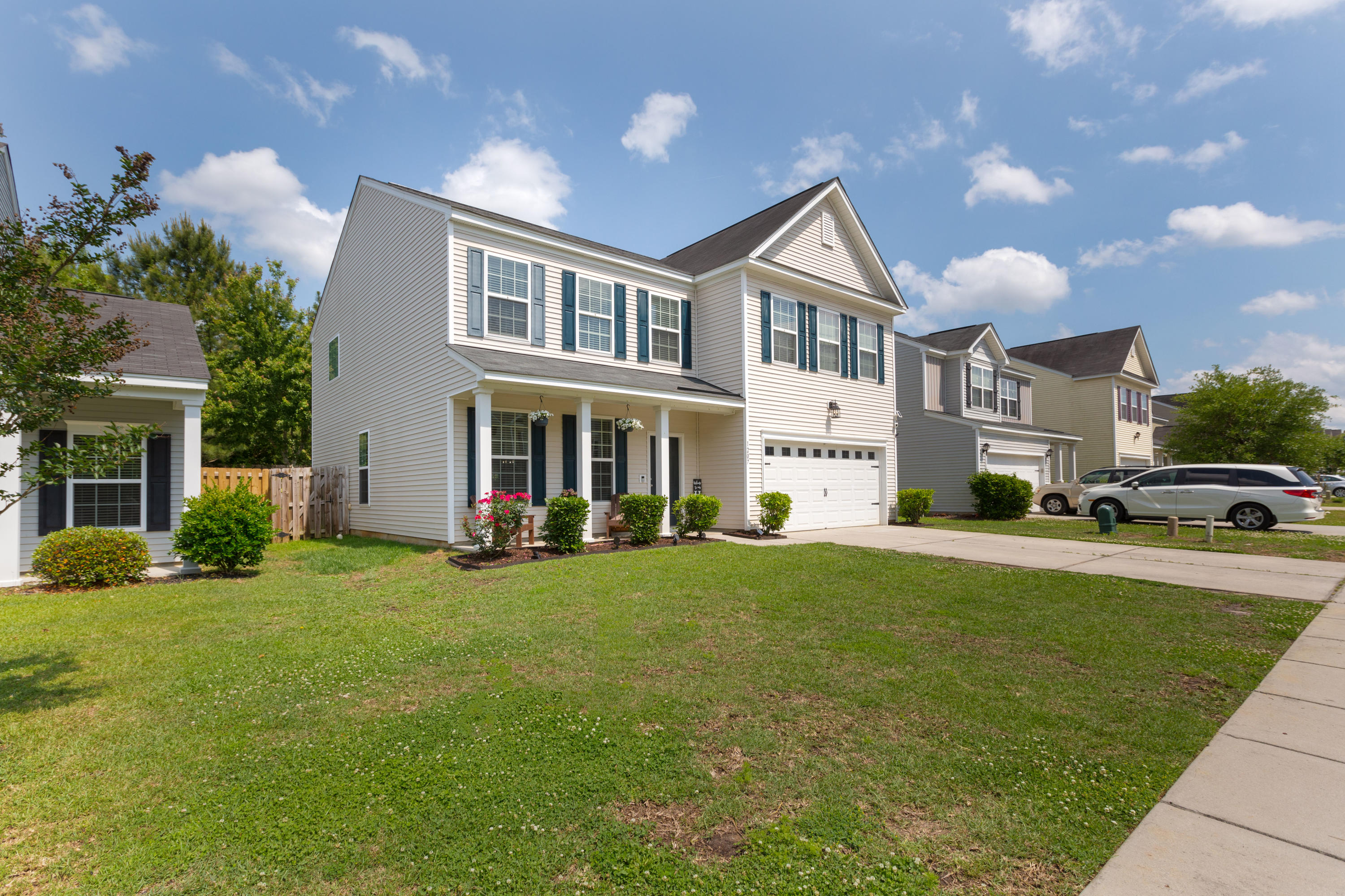 1207 Cosmos Road Summerville, SC 29483 - Photo 4 of 41 1207_Cosmos_Rd_Brett_Martin_Photography-